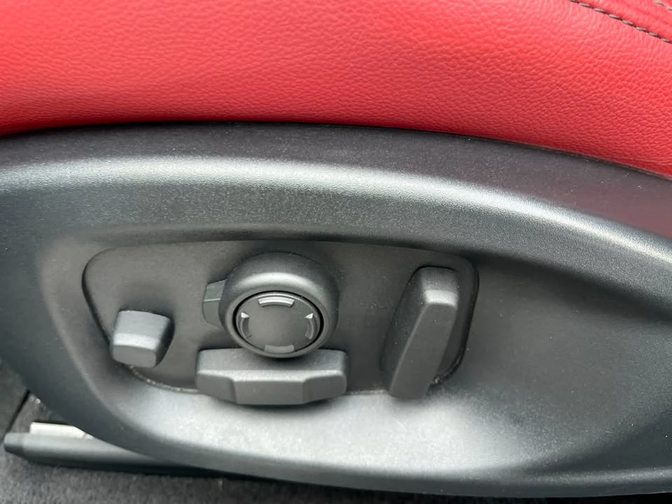 2017 Jaguar F-Pace - Image 4 of 18