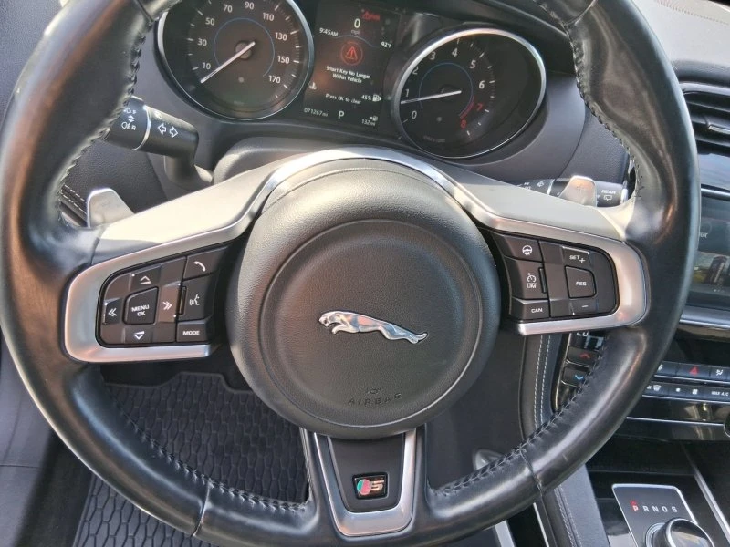 2017 Jaguar F-Pace - Image 13 of 19