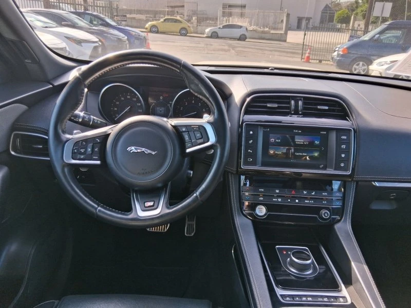 2017 Jaguar F-Pace - Image 12 of 19