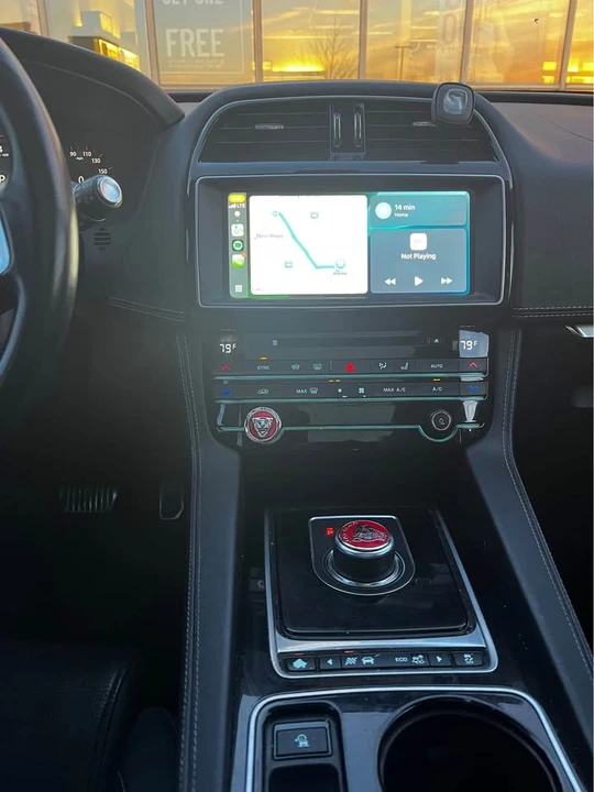 2017 Jaguar F-Pace - Image 8 of 11