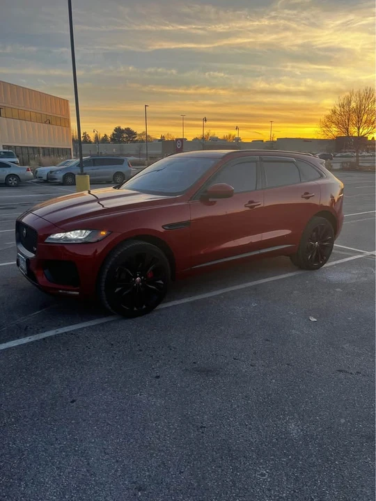 2017 Jaguar F-Pace - Image 2 of 11
