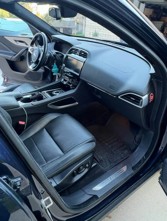 2017 Jaguar F-Pace - Image 7 of 10