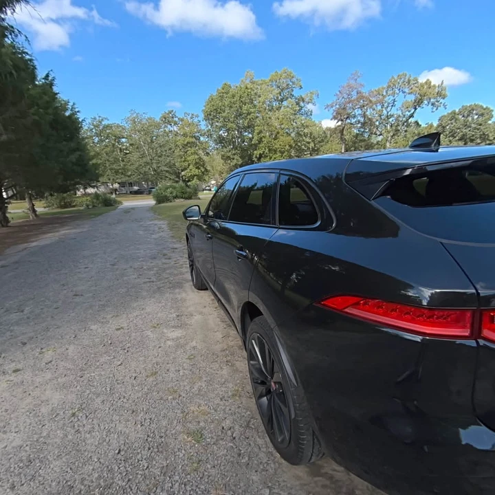 2017 Jaguar F-Pace - Image 2 of 5