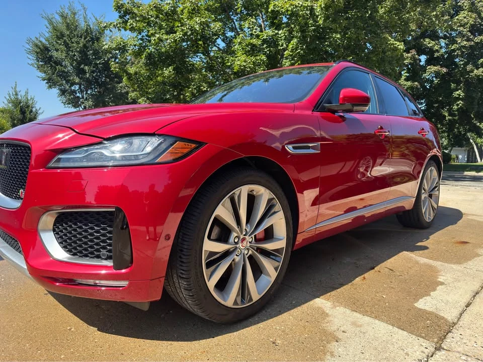 2017 Jaguar F-Pace - Image 2 of 10