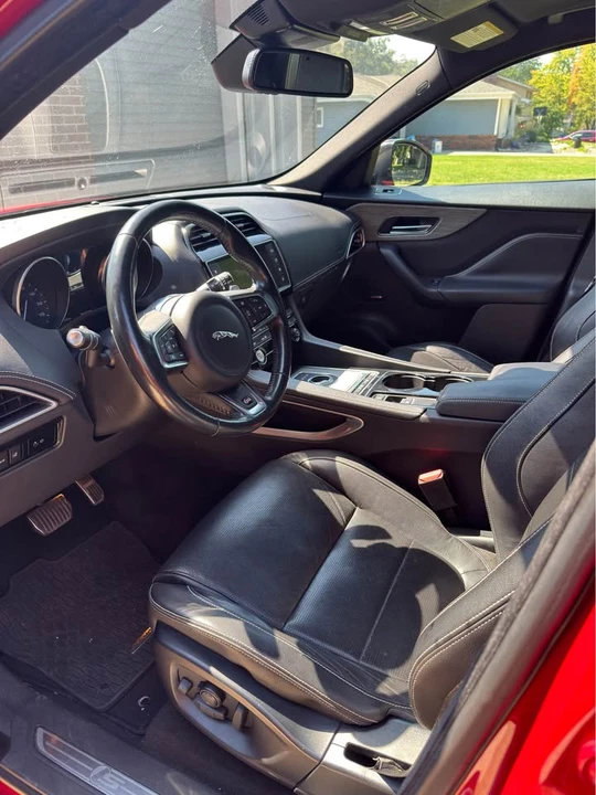 2017 Jaguar F-Pace - Image 5 of 10