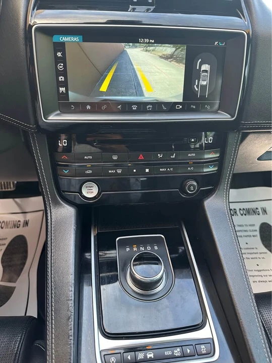 2017 Jaguar F-Pace - Image 15 of 19
