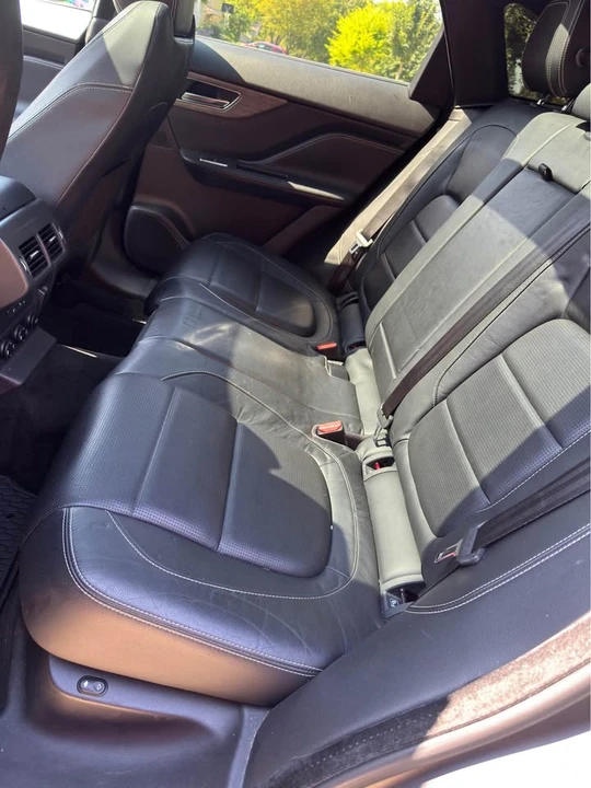 2017 Jaguar F-Pace - Image 6 of 10