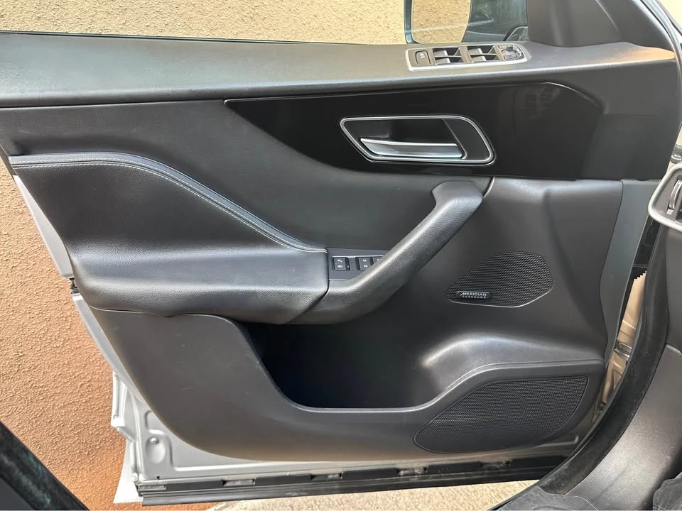 2017 Jaguar F-Pace - Image 18 of 19
