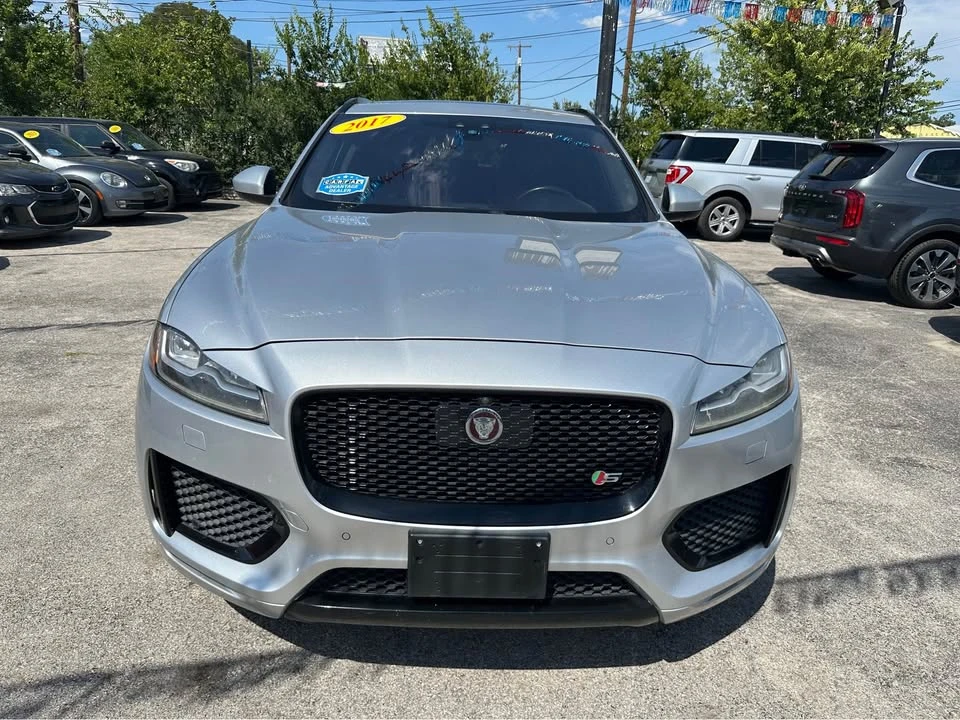 2017 Jaguar F-Pace - Image 2 of 19