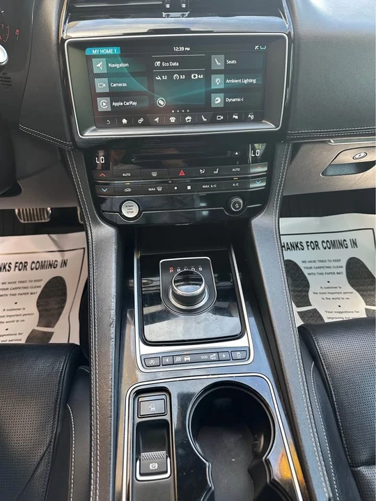 2017 Jaguar F-Pace - Image 14 of 19