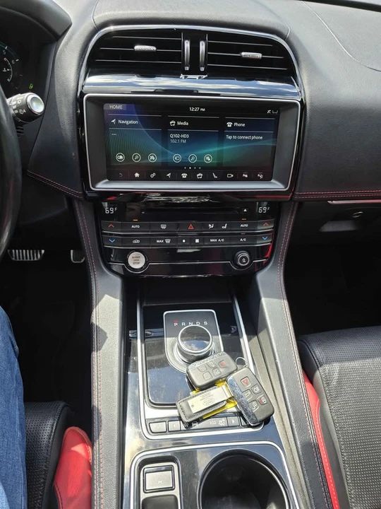2017 Jaguar F-Pace - Image 19 of 20