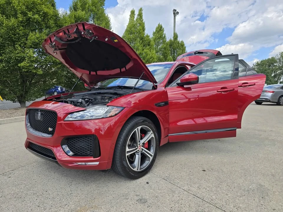 2017 Jaguar F-Pace - Image 18 of 20