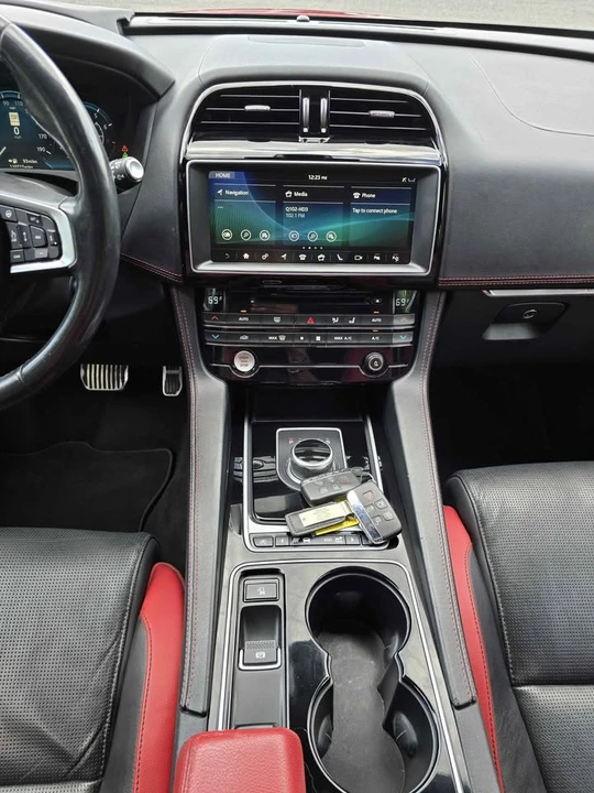 2017 Jaguar F-Pace - Image 15 of 20