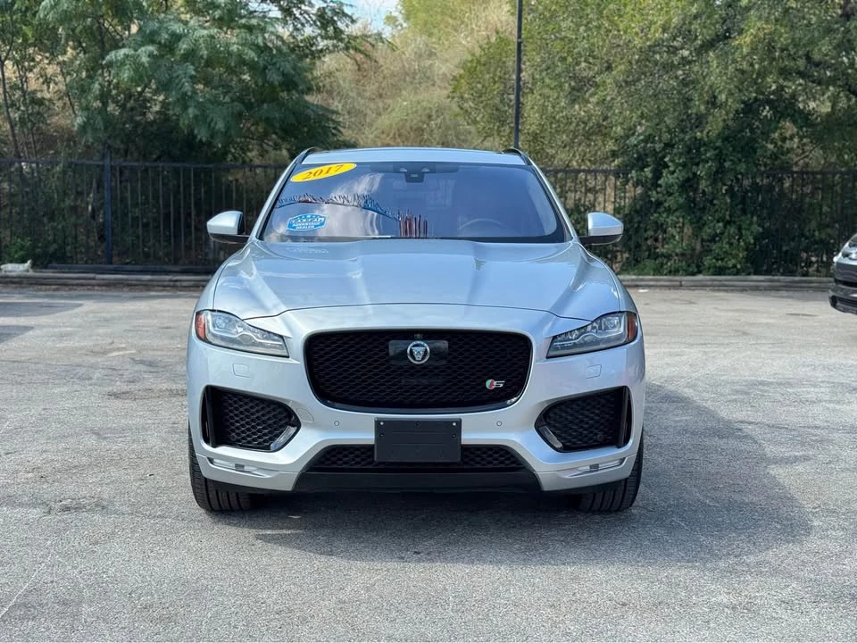 2017 Jaguar F-Pace - Image 9 of 16