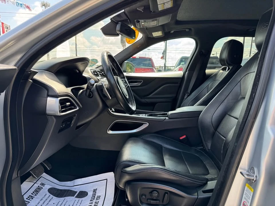 2017 Jaguar F-Pace - Image 11 of 16