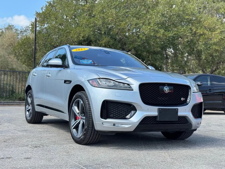 2017 Jaguar F-Pace - Image 2 of 16