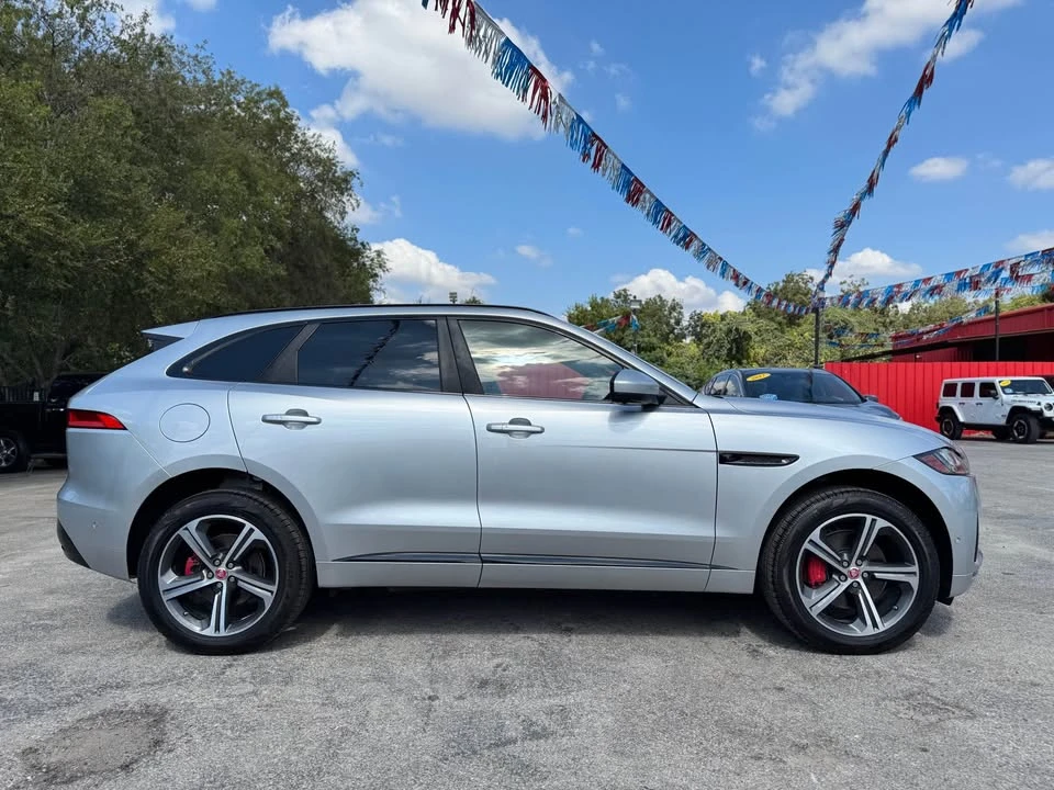 2017 Jaguar F-Pace - Image 3 of 16