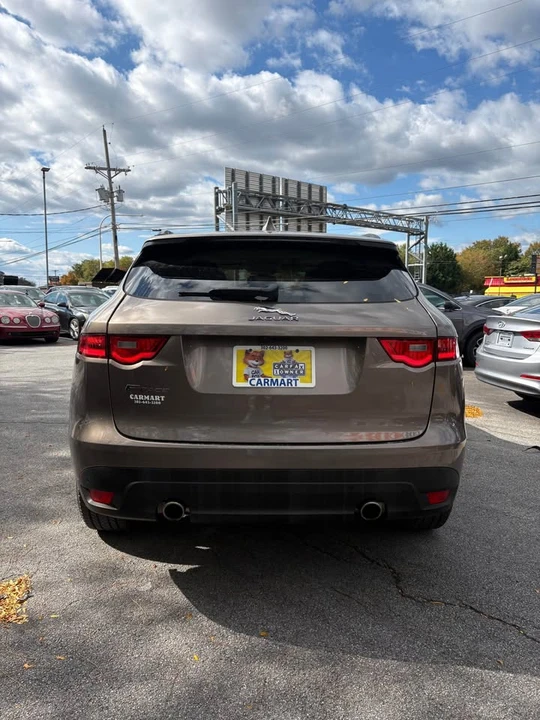 2017 Jaguar F-Pace - Image 4 of 12