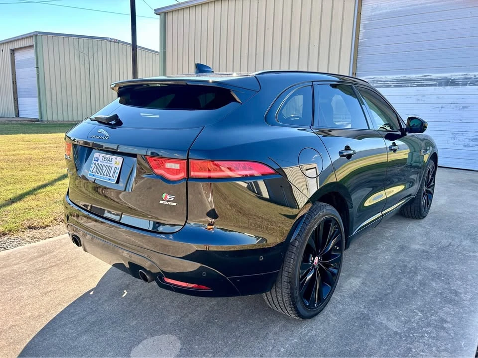2017 Jaguar F-Pace - Image 3 of 18