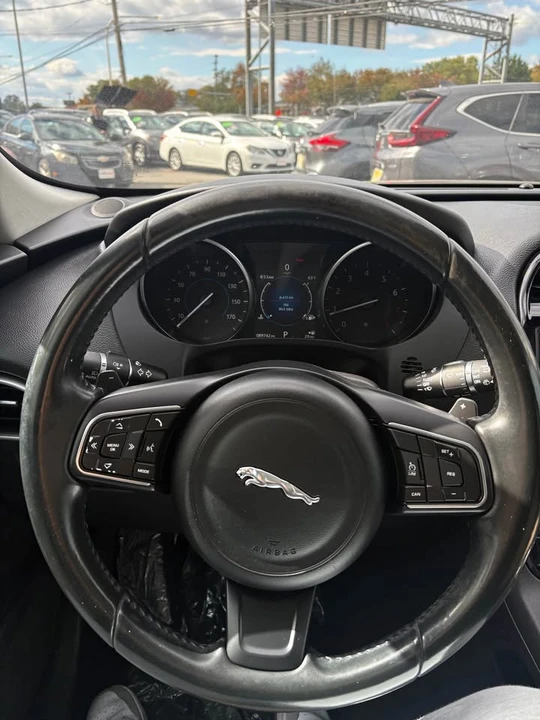 2017 Jaguar F-Pace - Image 8 of 12