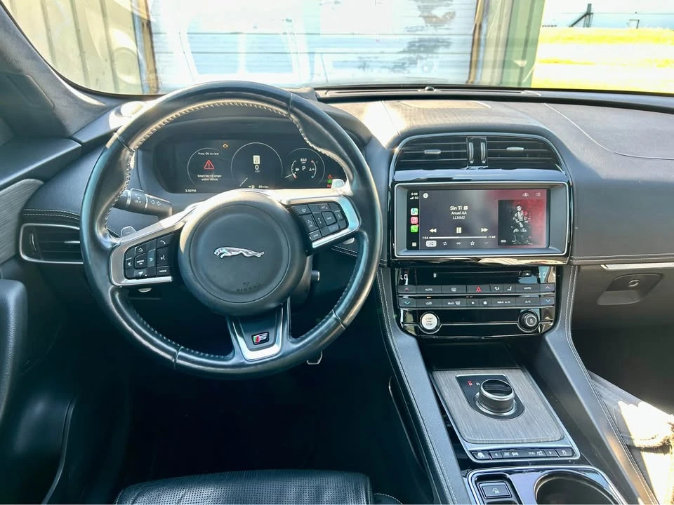 2017 Jaguar F-Pace - Image 8 of 18