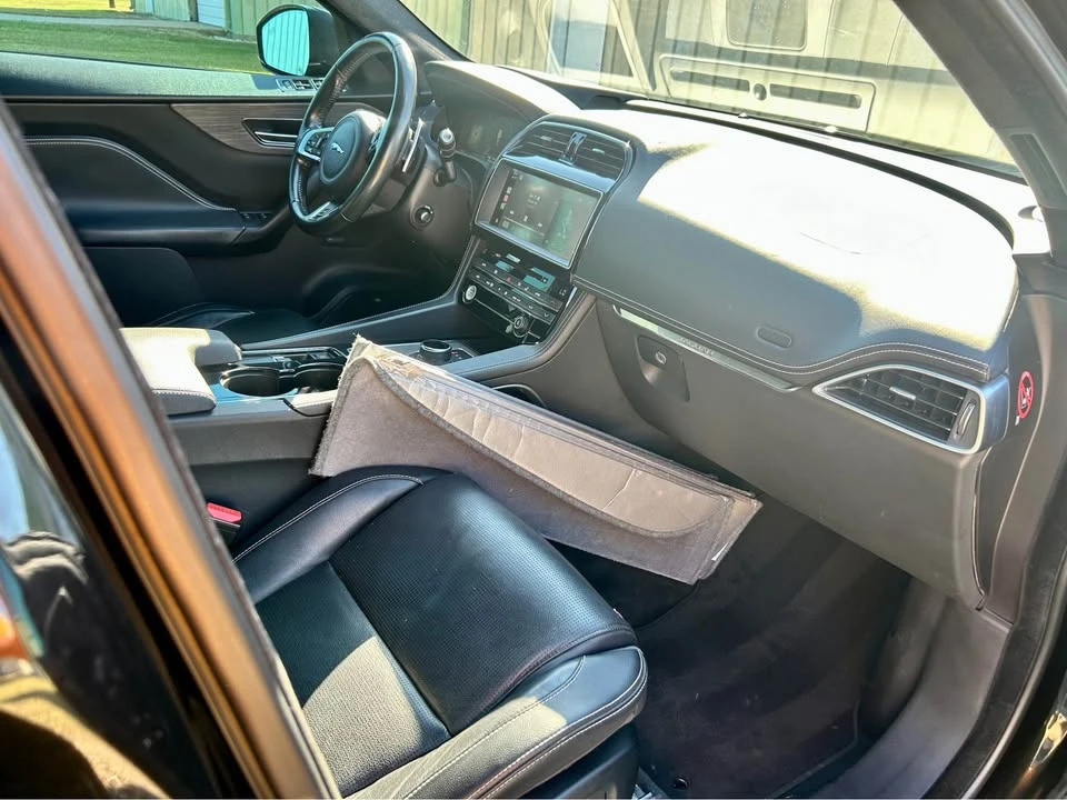 2017 Jaguar F-Pace - Image 13 of 18