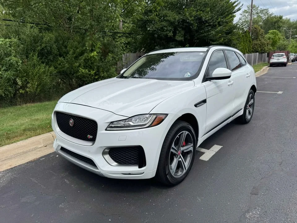 2017 Jaguar F-Pace - Image 2 of 19