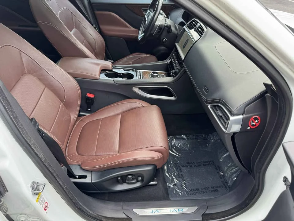 2017 Jaguar F-Pace - Image 10 of 19