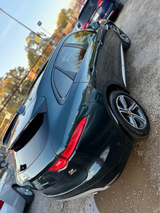 2017 Jaguar F-Pace - Image 11 of 16