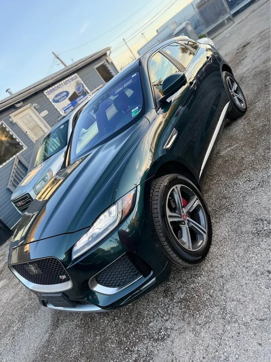 2017 Jaguar F-Pace - Image 2 of 16