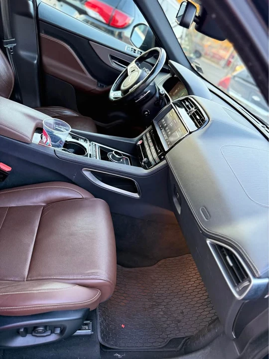 2017 Jaguar F-Pace - Image 6 of 16