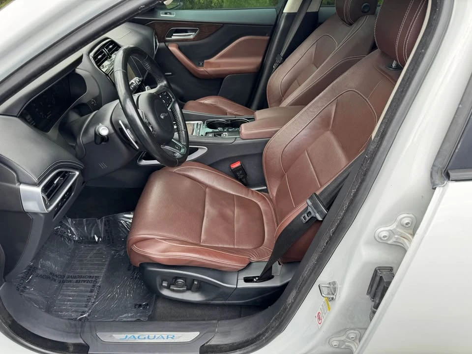 2017 Jaguar F-Pace - Image 10 of 19