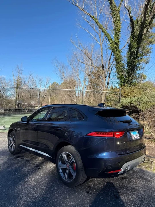 2017 Jaguar F-Pace - Image 7 of 18