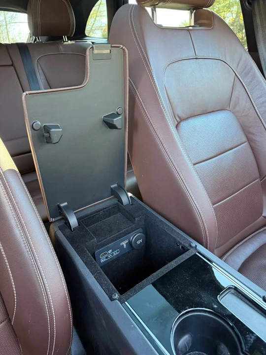 2017 Jaguar F-Pace - Image 15 of 18