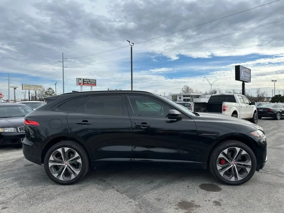 2017 Jaguar F-Pace - Image 5 of 20