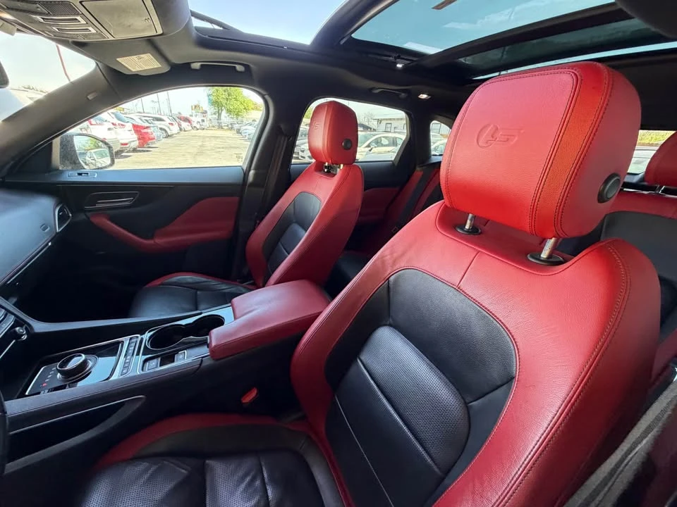 2017 Jaguar F-Pace - Image 2 of 11