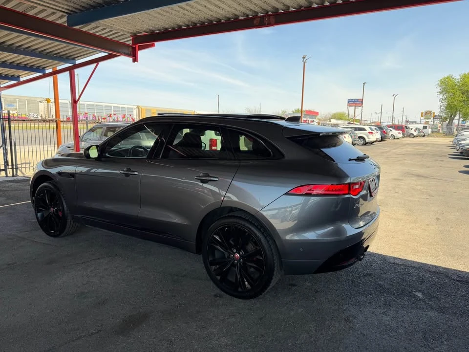 2017 Jaguar F-Pace - Image 10 of 11