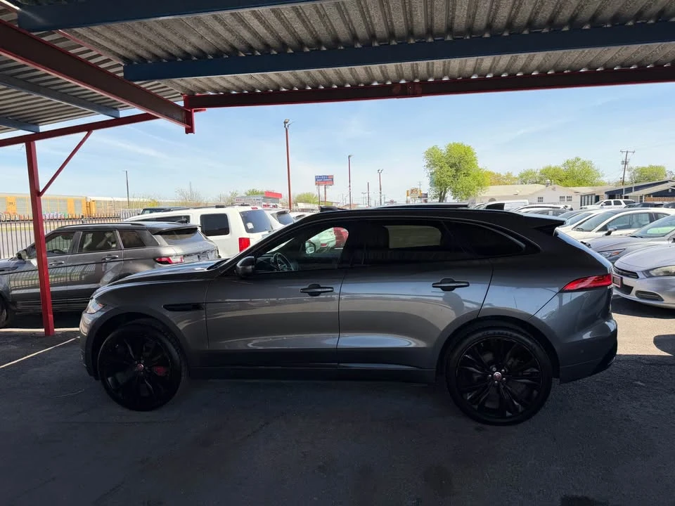 2017 Jaguar F-Pace - Image 9 of 11