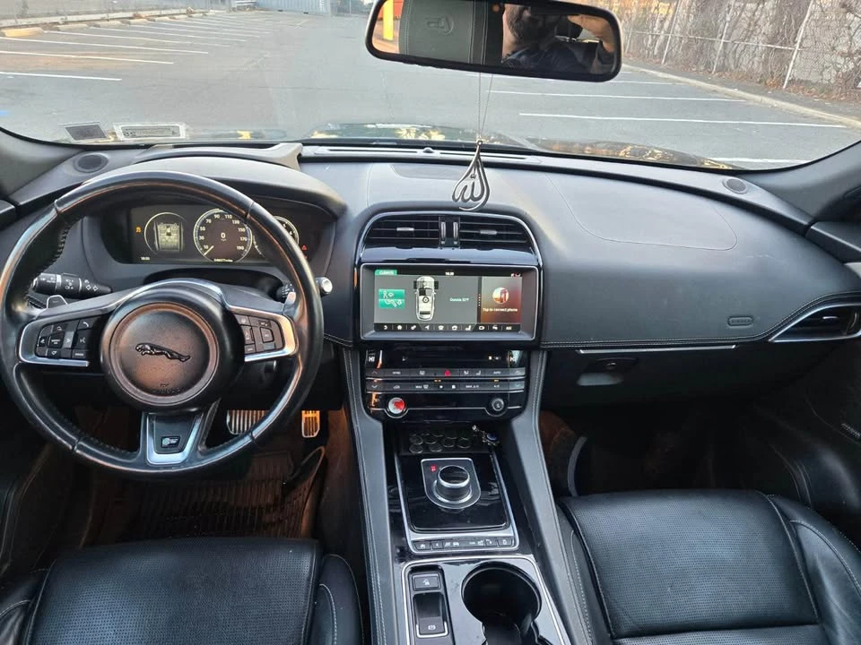2017 Jaguar F-Pace - Image 19 of 20