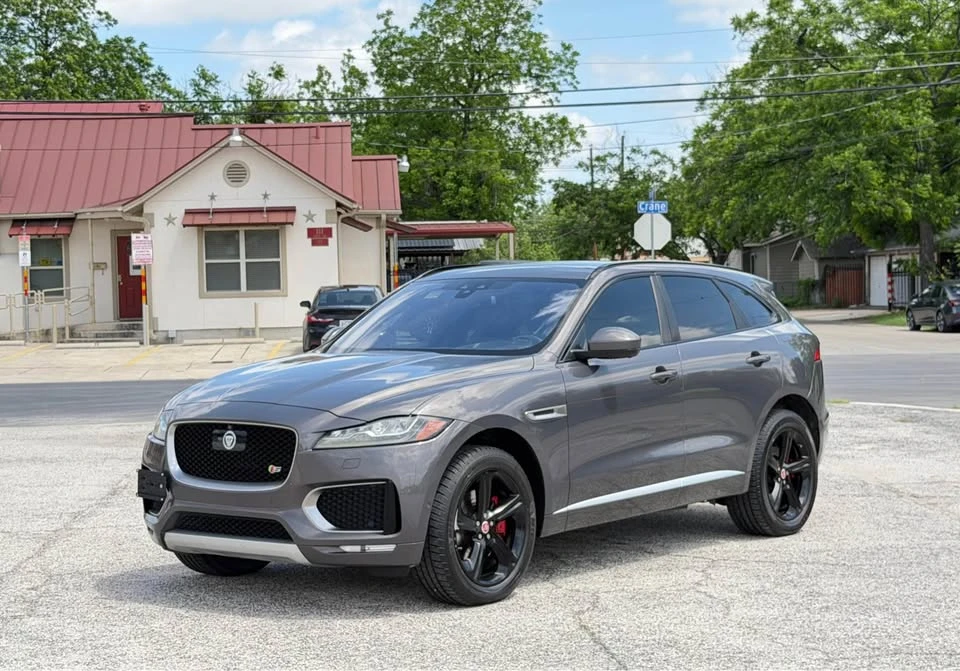 2017 Jaguar F-Pace - Image 7 of 16