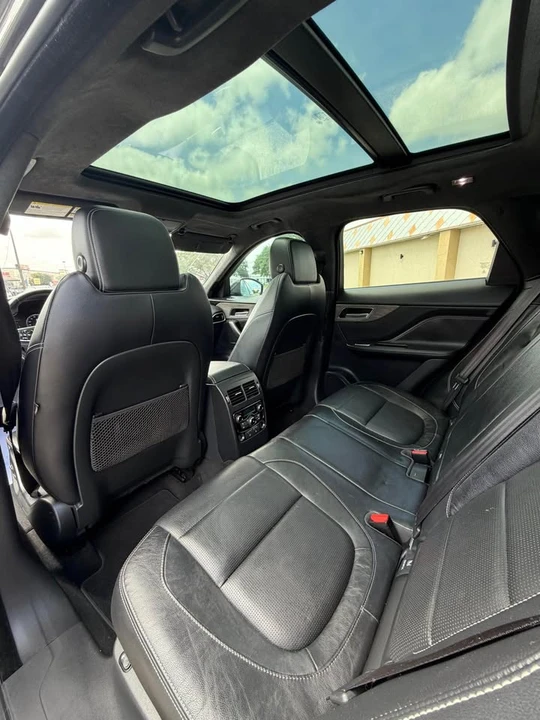 2017 Jaguar F-Pace - Image 10 of 16