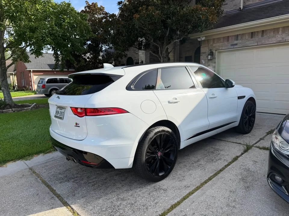 2017 Jaguar F-Pace - Image 3 of 10