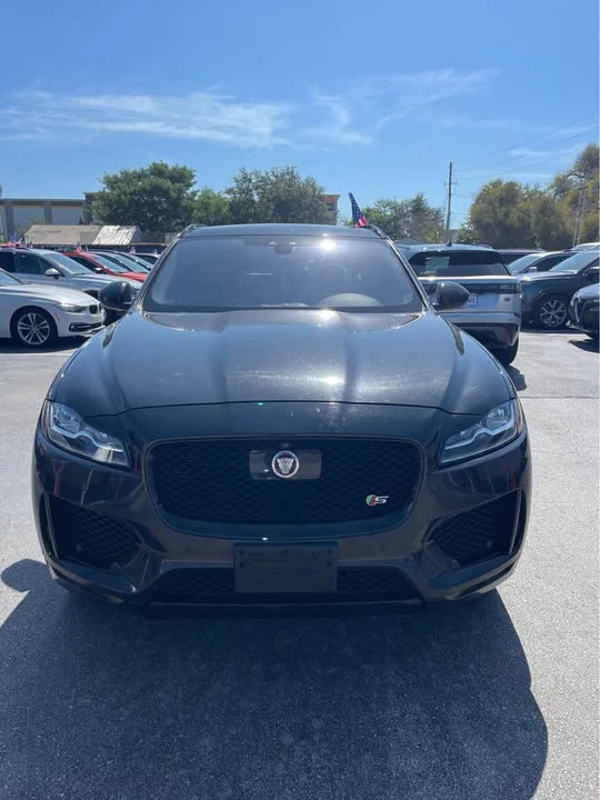 2017 Jaguar F-Pace - Image 2 of 11