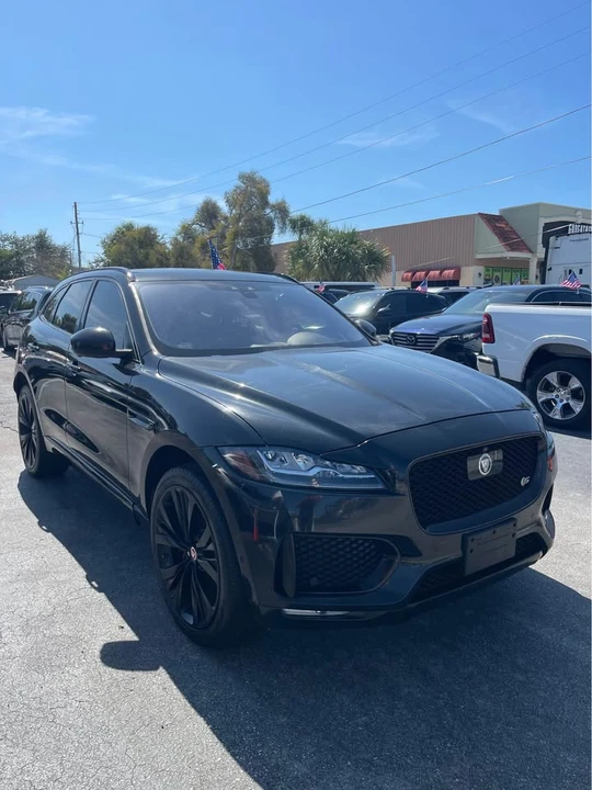 2017 Jaguar F-Pace - Image 3 of 11