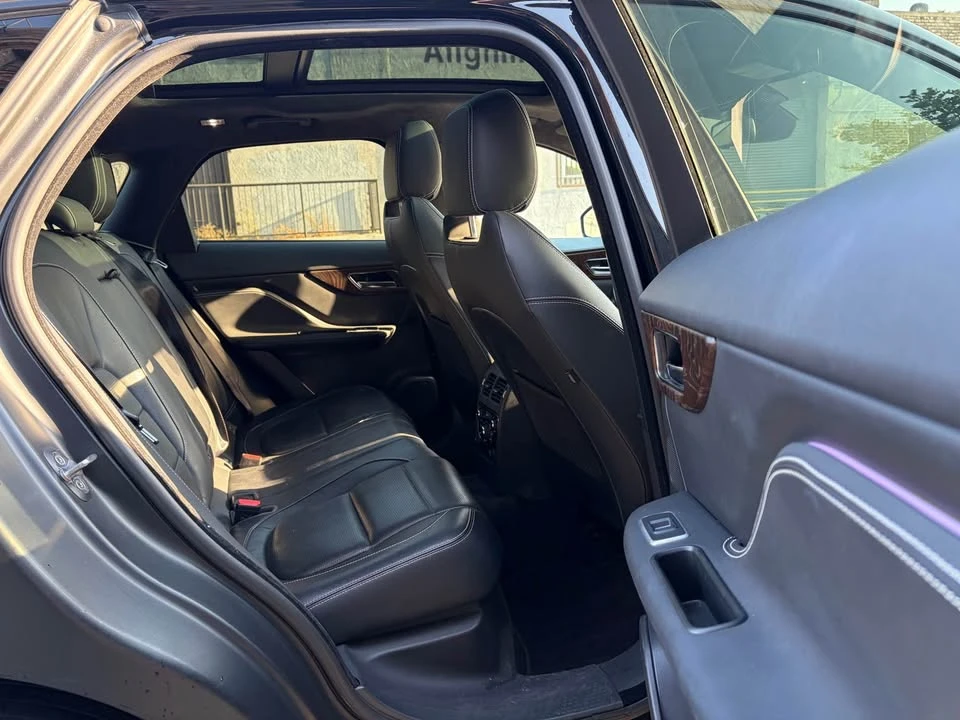 2017 Jaguar F-Pace - Image 8 of 11