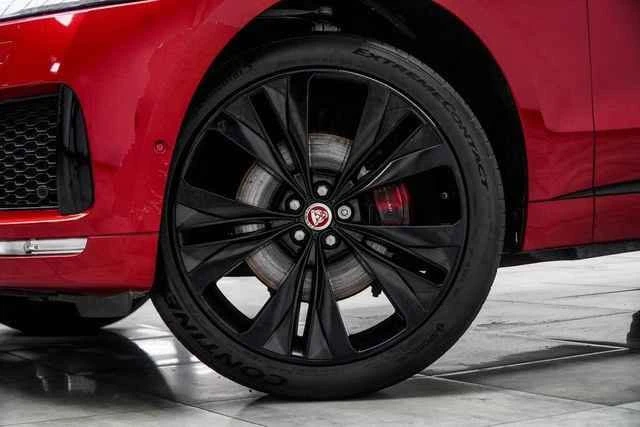 2017 Jaguar F-Pace - Image 4 of 17
