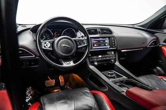 2017 Jaguar F-Pace - Image 9 of 17