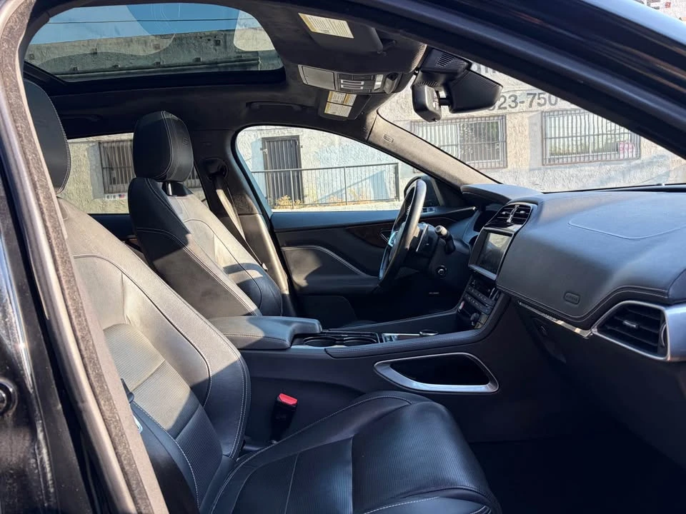 2017 Jaguar F-Pace - Image 9 of 11