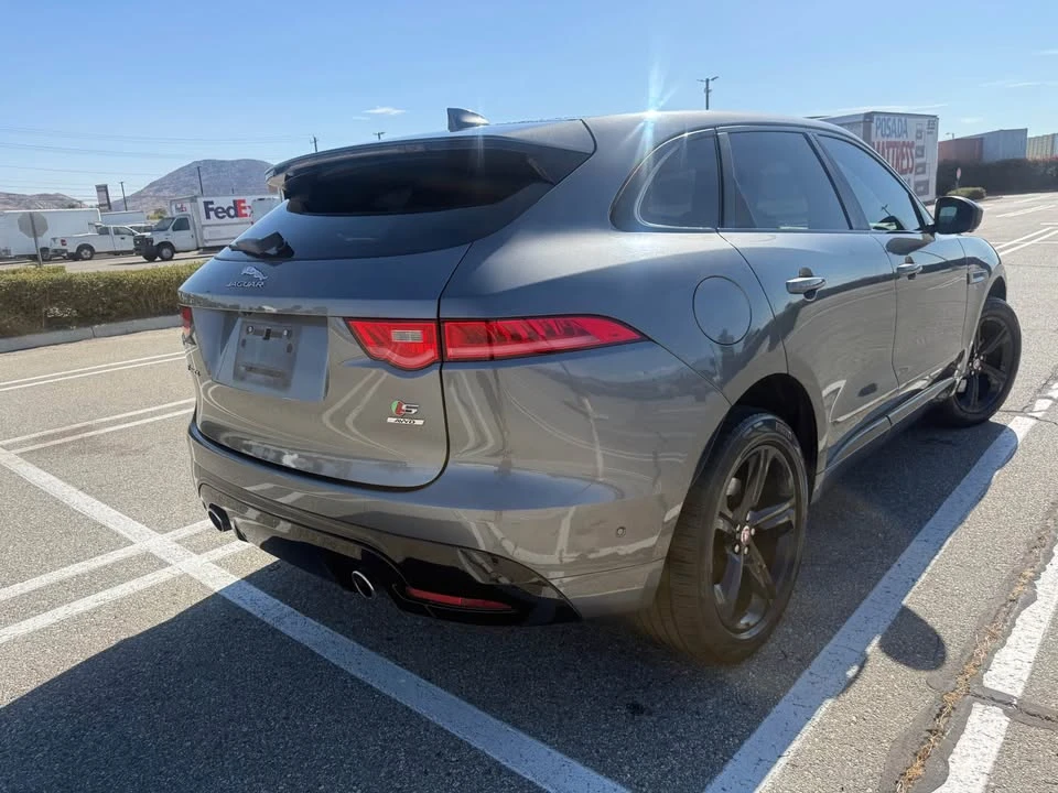 2017 Jaguar F-Pace - Image 5 of 14