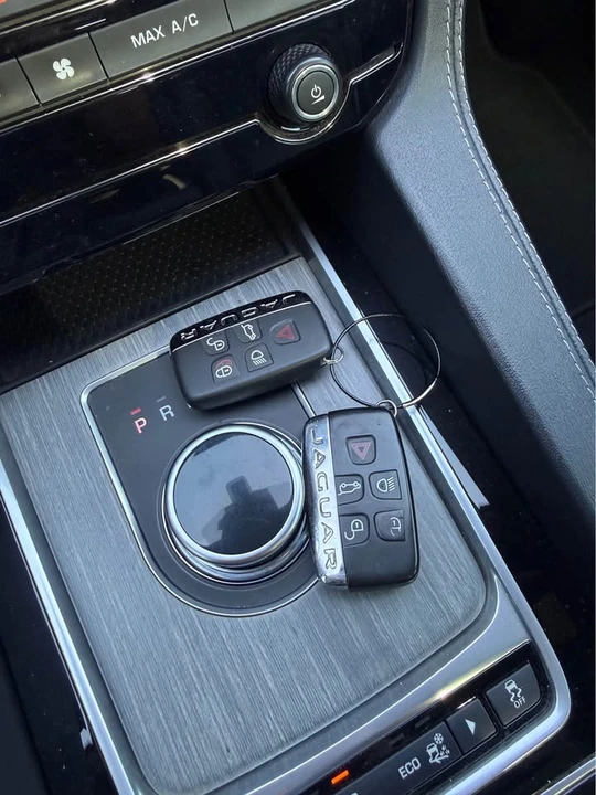 2017 Jaguar F-Pace - Image 13 of 14